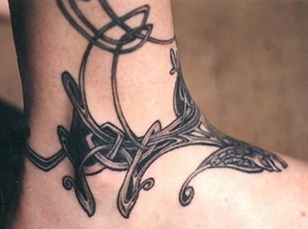 Keltų kulkšnies tatuiruotė