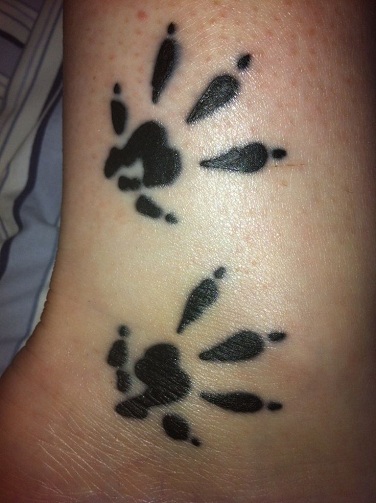 Girgždantys žiurkių pėdsakų tatuiruočių dizainai
