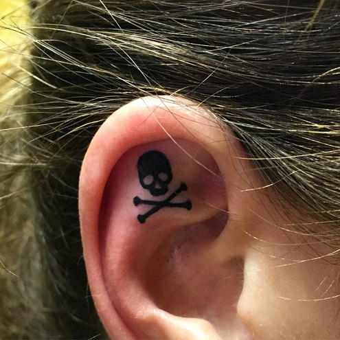 Vidinės ausies kaukolės šešėlio tatuiruotė