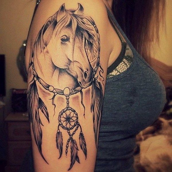 Arklio tatuiruotė ant peties