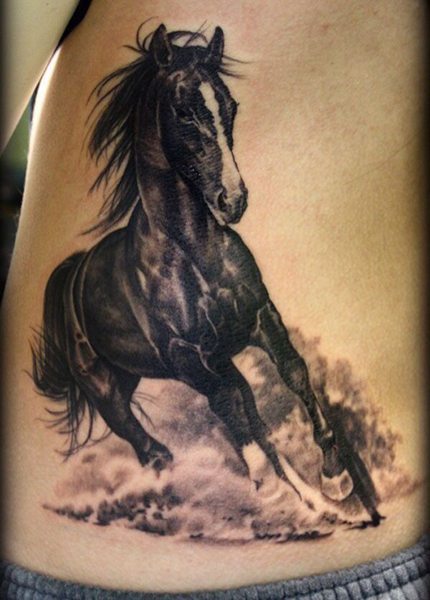 Žirgų lenktynių tatuiruočių dizainas