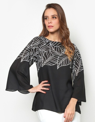 Lapų atspaudas „Flare Sleeve Top“