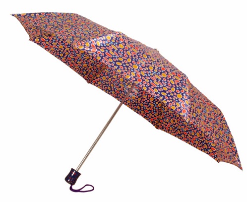 Trijų sulankstytų skėčių skėčiai