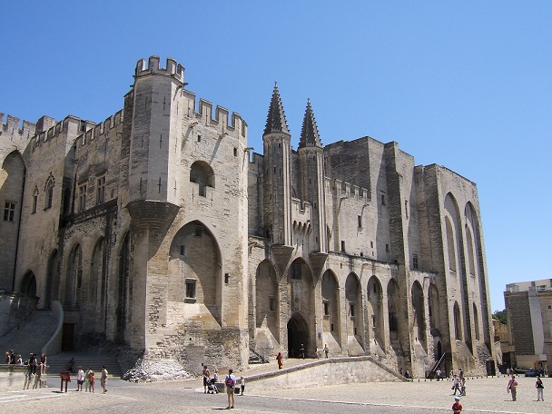 palais-des-papes_france-turist-yerler