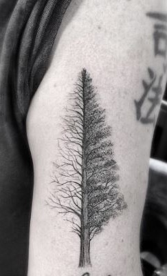 Abstrakti medžio tatuiruotė
