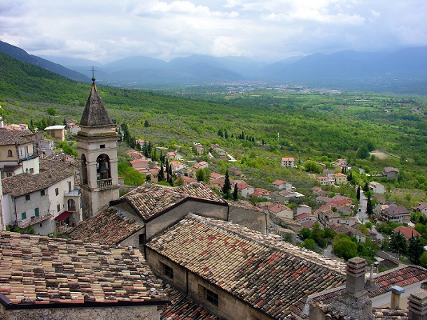 abruzzo_italy-turist-yerler