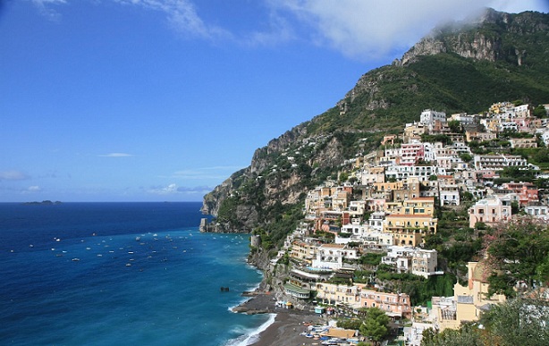 positano_italy-turist-yerler