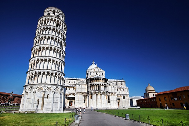 italya'nın eğik-kule-turist-yerleri