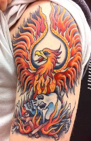 Phoenix kaukolės tatuiruotė