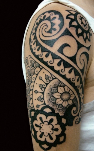 Geometrinė Polinezijos tatuiruotė