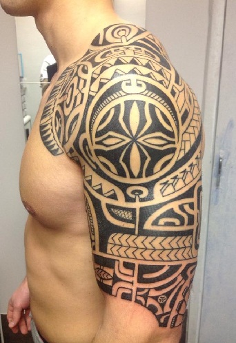 Tiki Polinezijos tatuiruotė