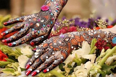 Greitas Mehendi dizainas-blizgučiai Mehendi