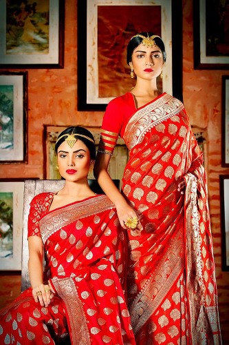 Sabyasachi Sarees-Kırmızı Şenlikli Sabyasachi Saree 11