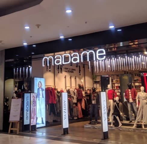 „Madame Boutique“ Čandigare