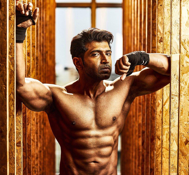 Arun Vijay 6 pakuotė