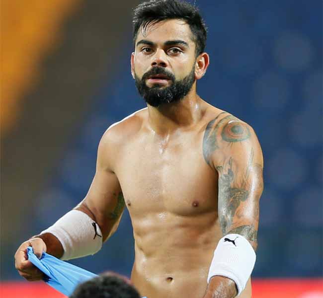 Virat Kohli 6 pakuotė