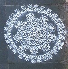Apskrito gėlių gudžarati Rangoli