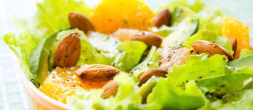 Badem salatası sağlıklı yemek kombinasyonları