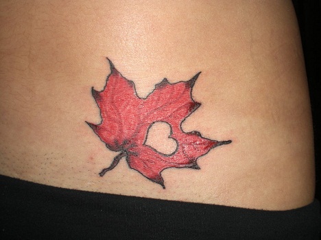 Klevo lapų vėliavos tatuiruotė
