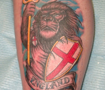 Liūtas ir patriotinė tatuiruotė