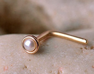 Auksiniai nosies žiedai su perlais