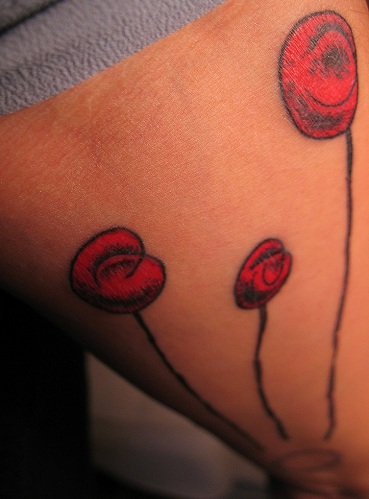 Trigubas raudono baliono tatuiruotės dizainas