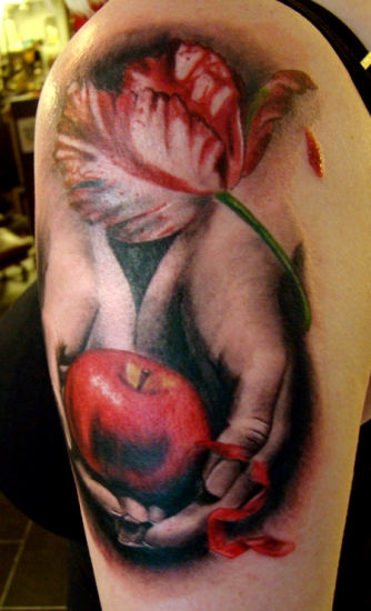 Prieblandos obuolių tatuiruotė