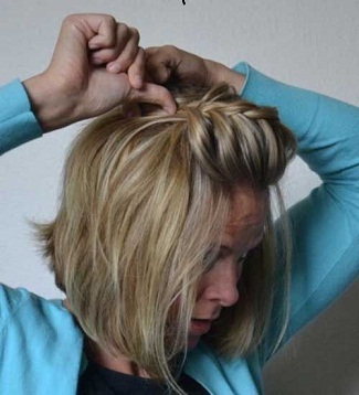 bob tarzı örgüler - Twisted Half Up Braid