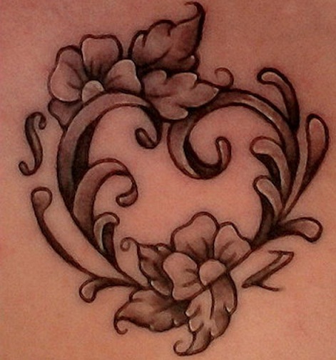Genties gėlių širdies tatuiruotė