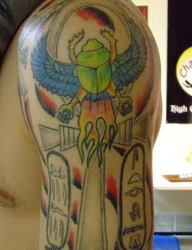 Putojantis Ankh tatuiruotės dizainas