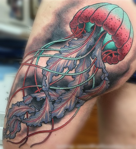 Neo tradicinė medūzos tatuiruotė