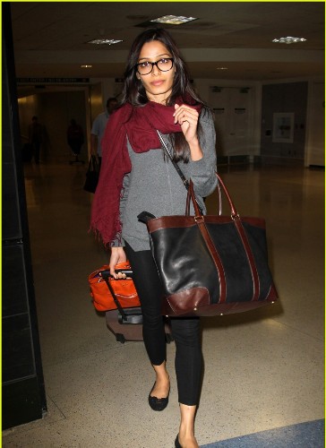 Makyajsız Freida Pinto 3