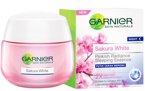 Garnier Sakura Beyaz Pembe Parlaklık Nemlendirici Krem SPF 21 PA+++ 50 Ml 2