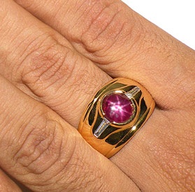 Rubino brangakmenio žiedas