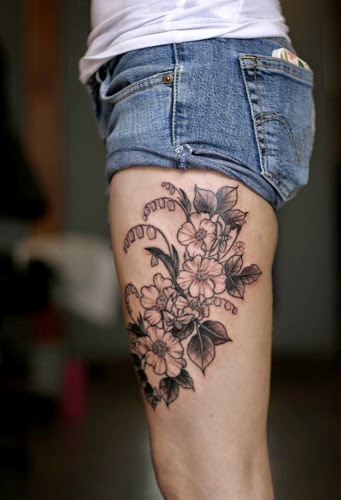 Gėlių šlaunų tatuiruotės