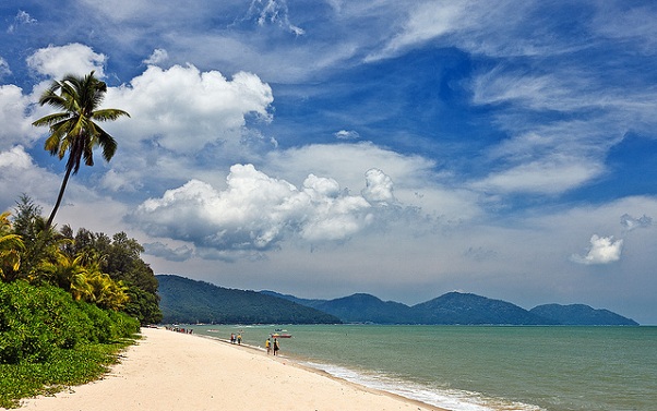 medaus mėnesio vietos Malaizijoje_batu-ferringhi-paplūdimys