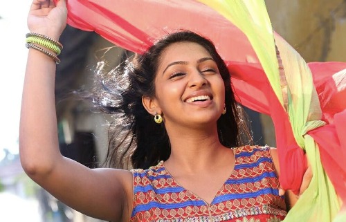 Makyajsız Lakshmi Menon 9