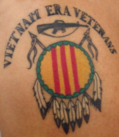 Vietnamo karo laiko simbolinis karinės tatuiruotės dizainas