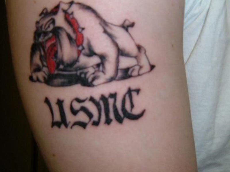 Karinės tatuiruotės dizainas ir reikšmės