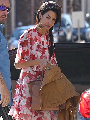 Amal Clooney be makiažo 9