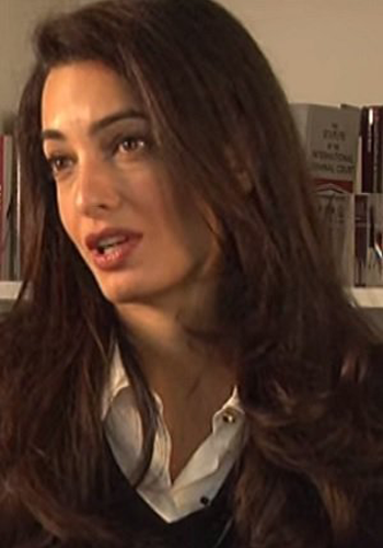 Amal Clooney be makiažo 8