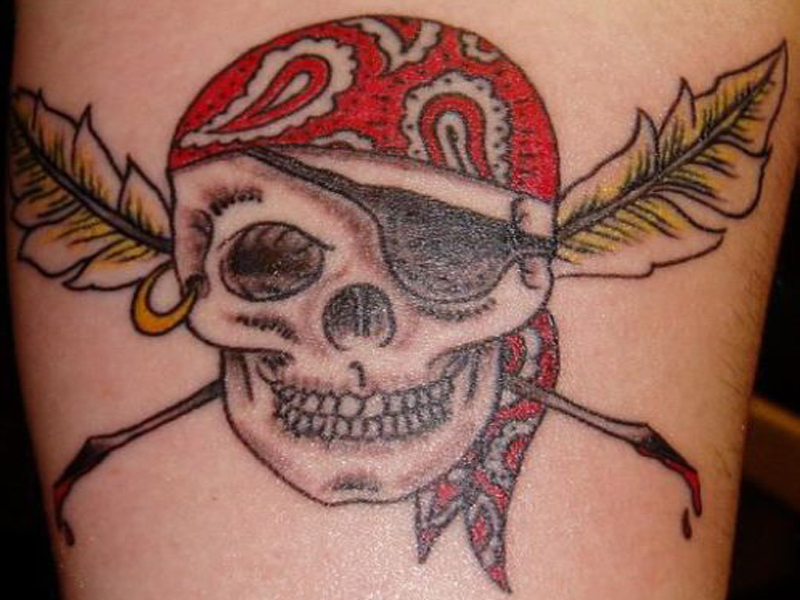 Piratų tatuiruotės dizainas su reikšmėmis