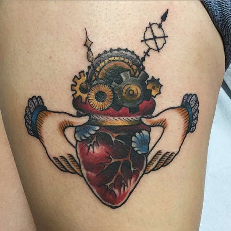 „Claddagh Heart“ ir laikrodžio formos tatuiruotės dizainas