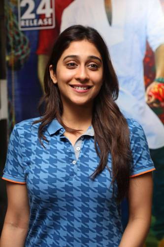 Regina Cassandra be makiažo 4