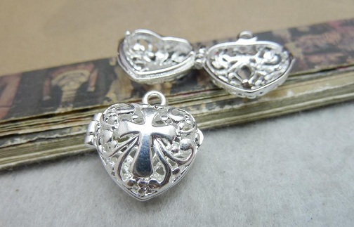 „Magic Heart Cross Locket“