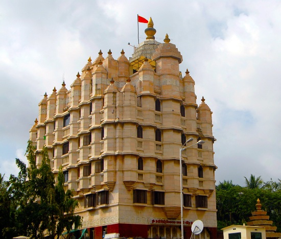 Mumbai'deki Siddhivinayak Tapınağı