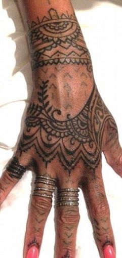 Tribal Rihanna Dövme Tasarımı