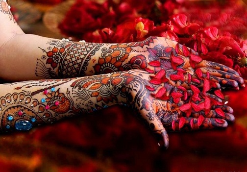 Įvairių spalvų vakarėlių „Mehendi“ dizainai