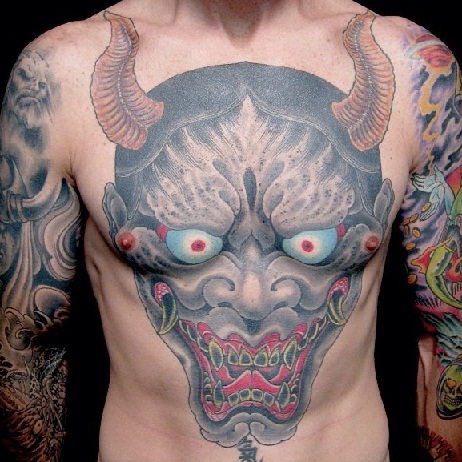 Japonų rašto demono tatuiruotė