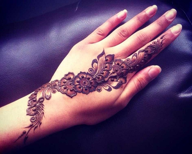 Mehndi gėlių dizainas Ramzanui